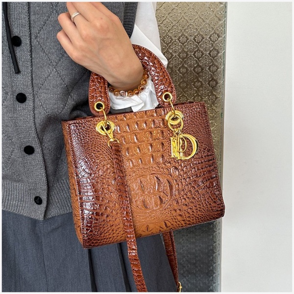 LOTTIE - Image 8